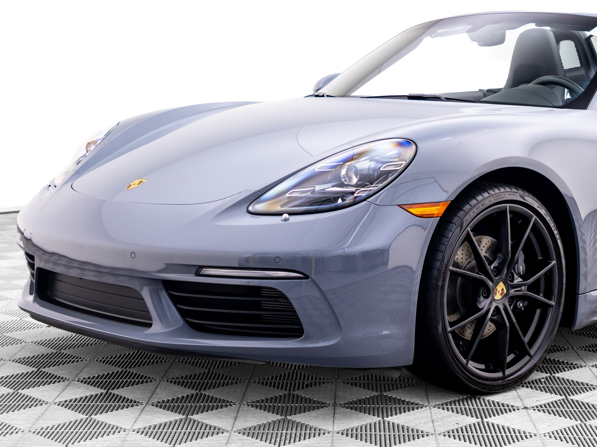 Certified 2024 Porsche 718 Boxster RWD image 31