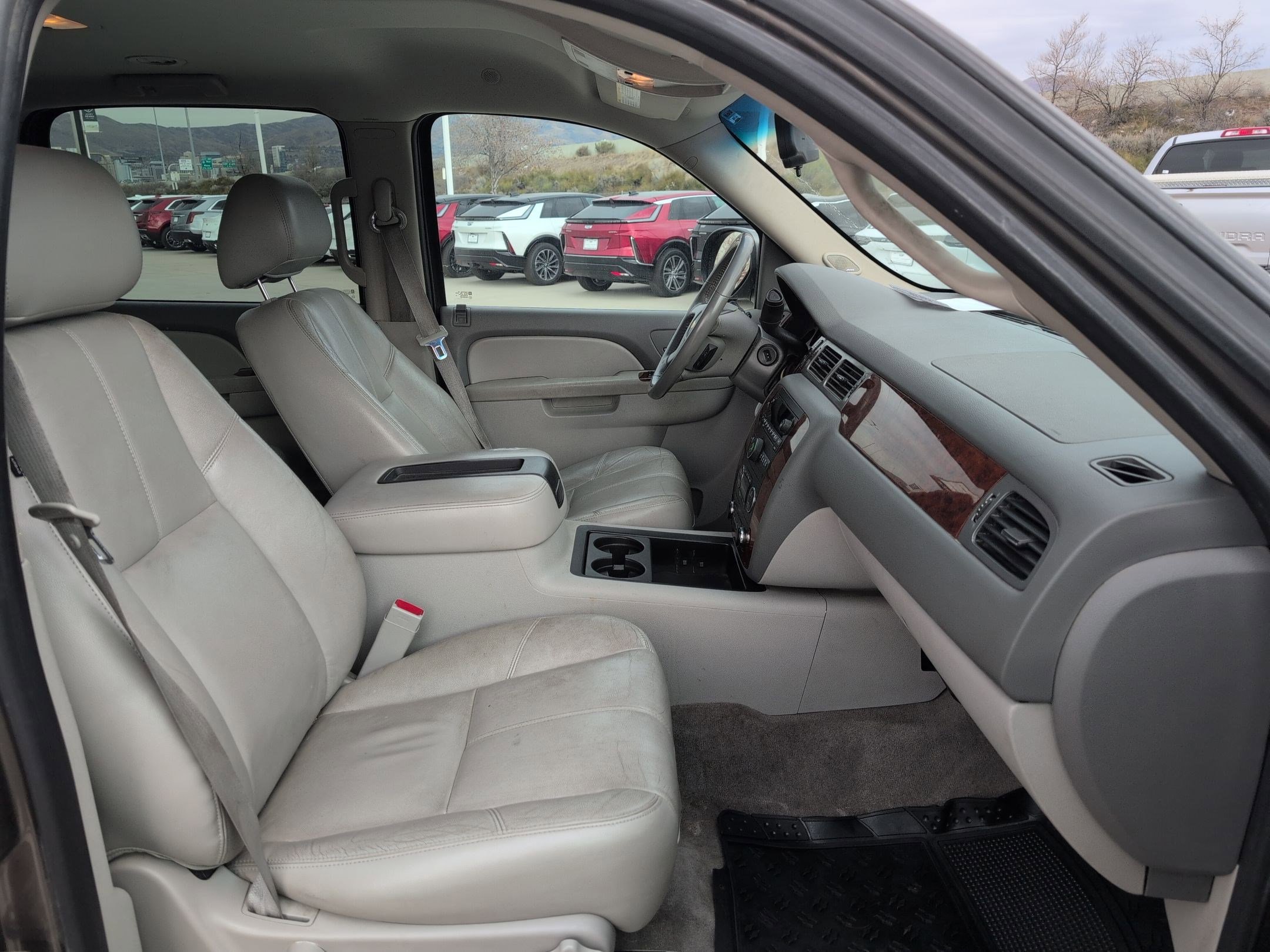 Used 2012 Chevrolet Suburban LT image 18