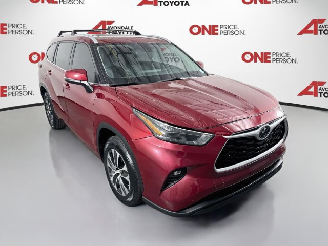 Used 2023 Toyota Highlander XLE FWD image 1