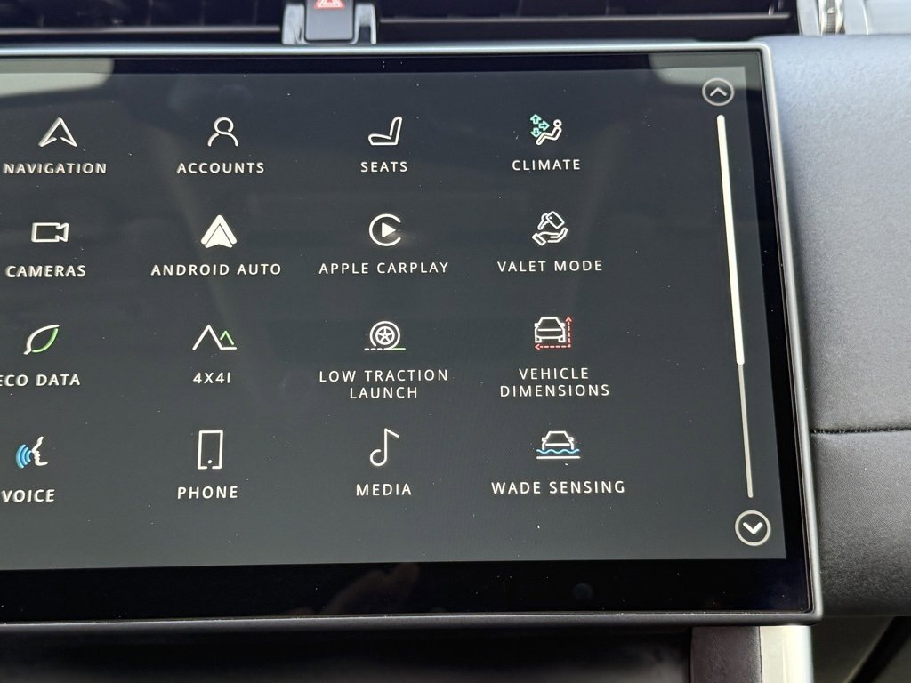 Used 2025 Land Rover Discovery Sport S image 26