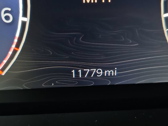 Used 2025 Jeep Grand Cherokee Altitude AWD/4WD image 12