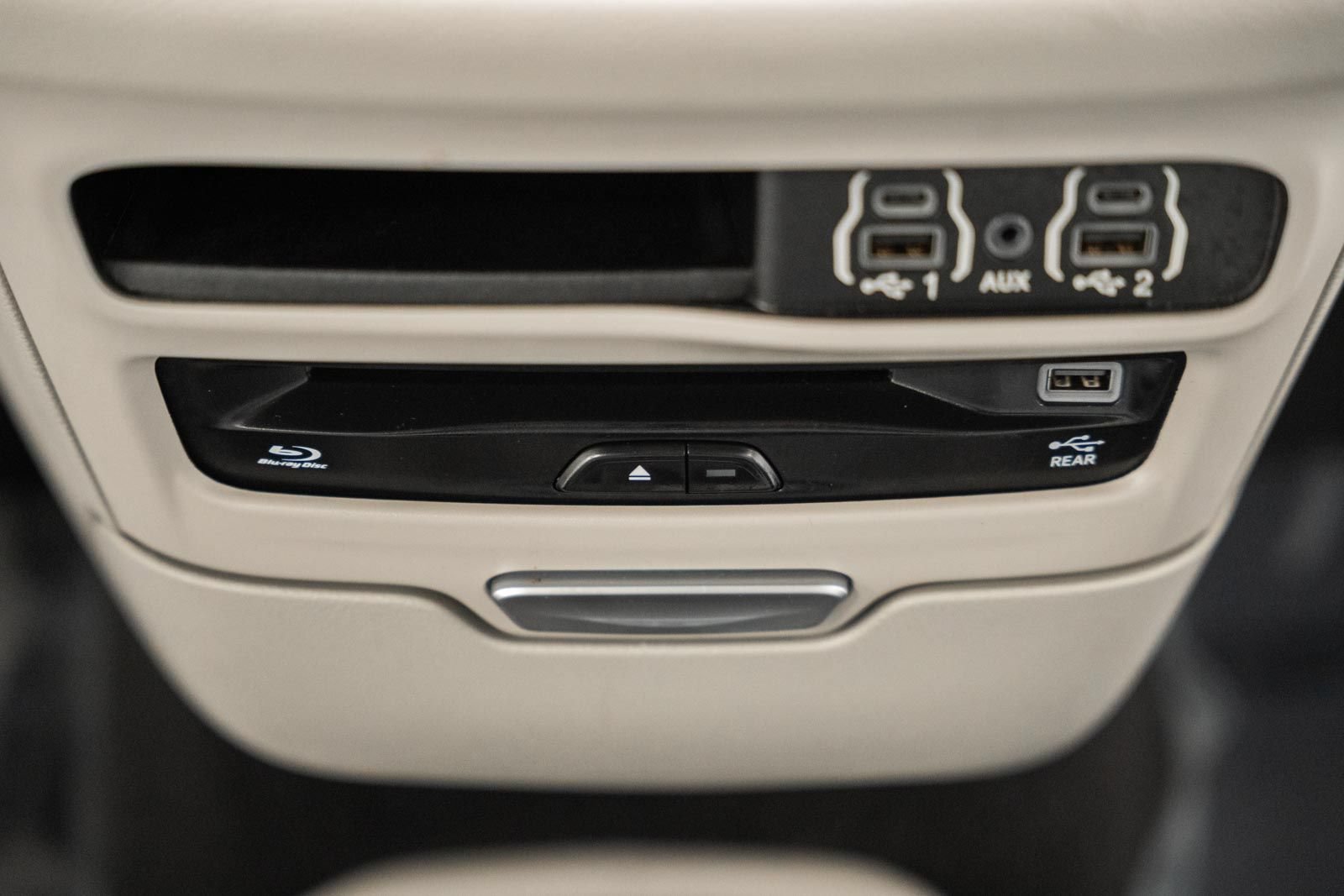 Used 2021 Chrysler Pacifica Touring-L w/ Uconnect Theater Family Group FWD image 30