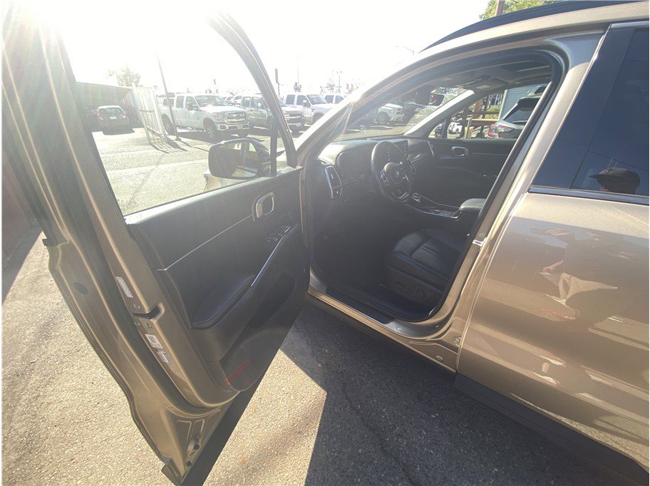 Used 2021 Kia Sorento S w/ Panoramic Sunroof Package image 14