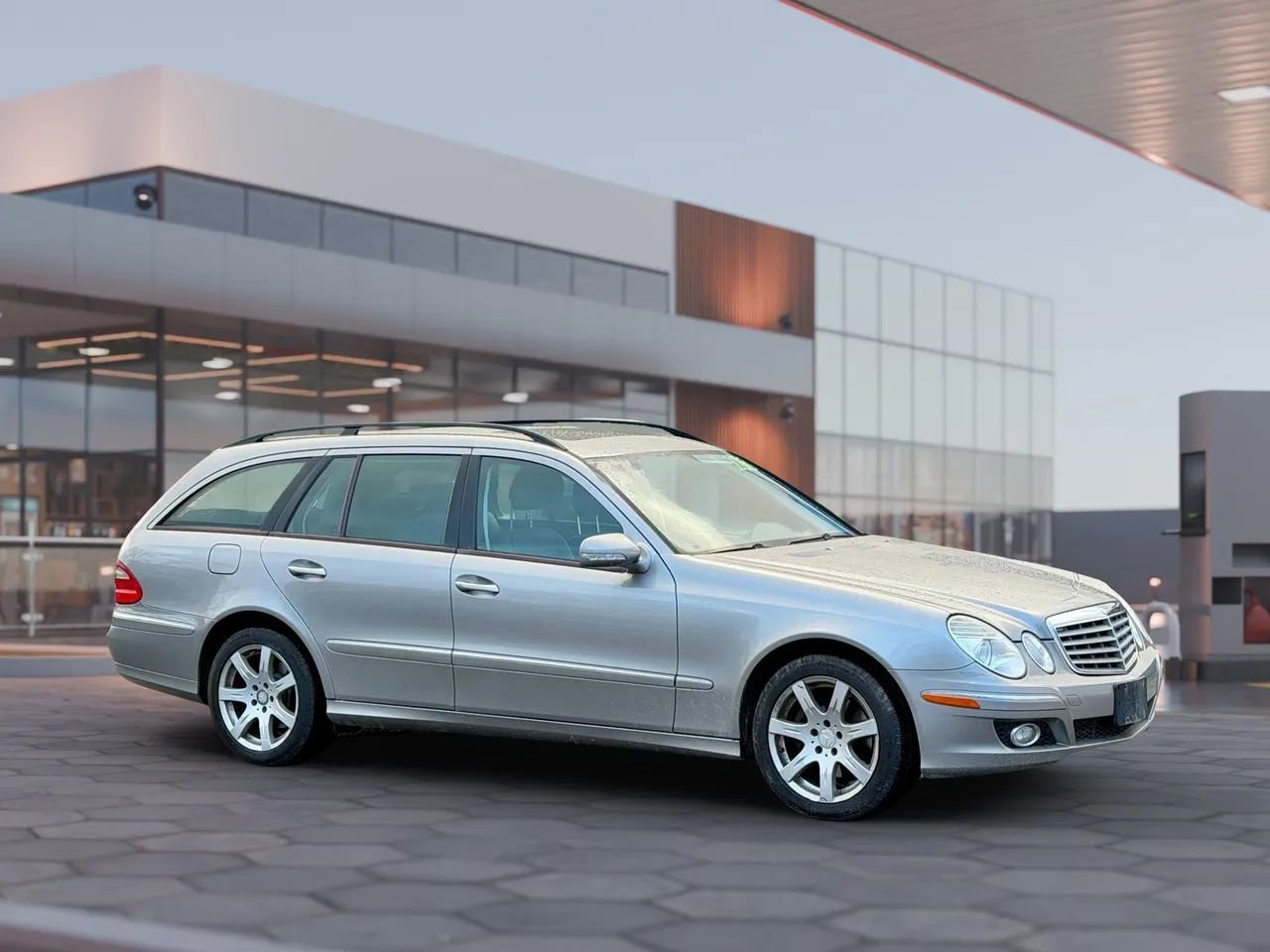 Used 2008 Mercedes-Benz E 350 E 350 4MATIC Wagon 4D image 13