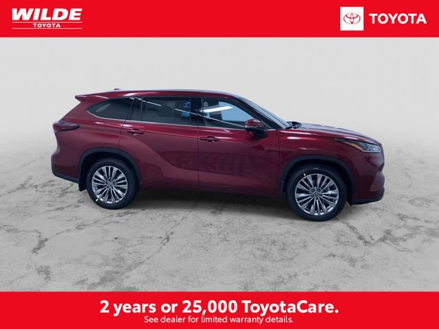 New 2026 Toyota Highlander Platinum image 2