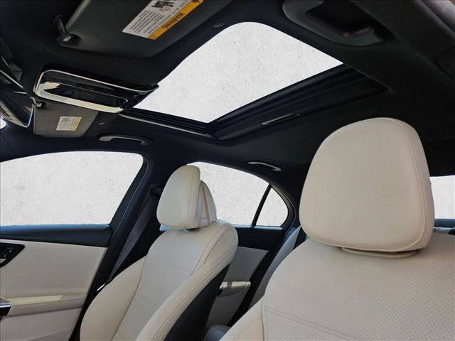 Used 2022 Mercedes-Benz C 300 Sedan image 16