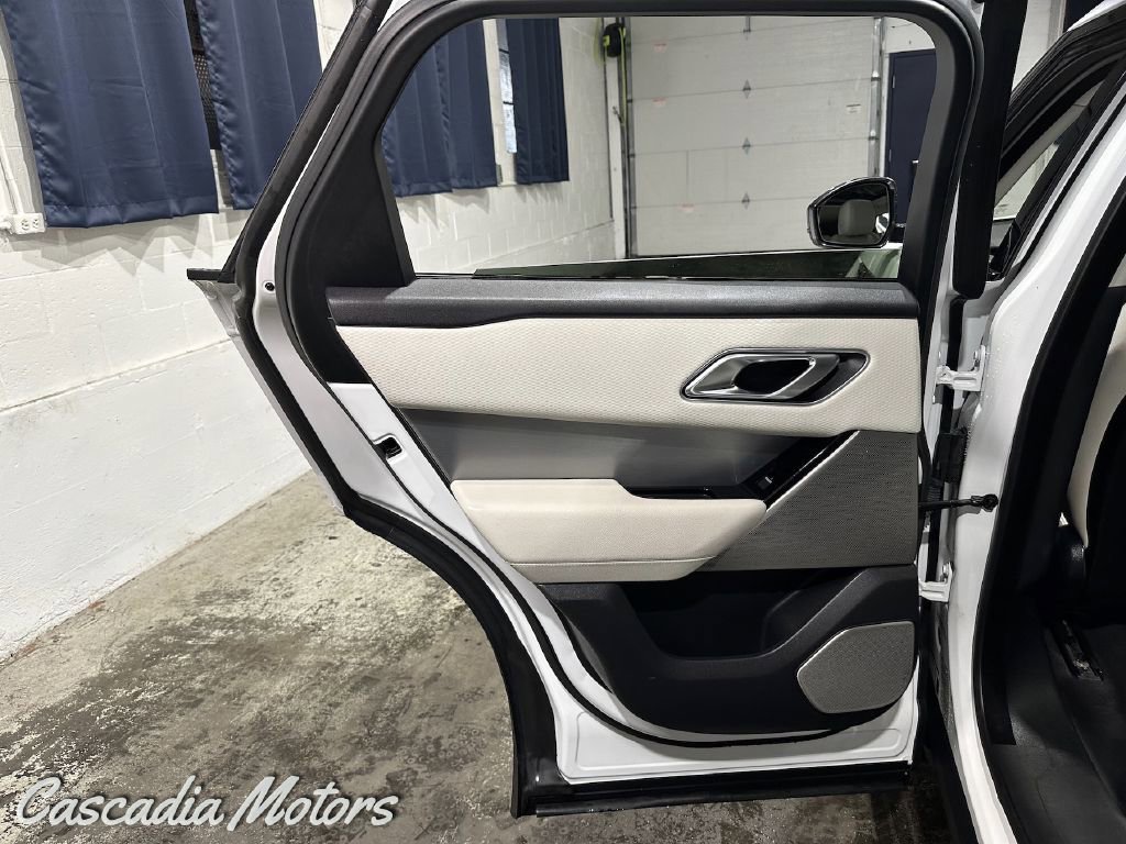 Used 2019 Land Rover Range Rover Velar R-Dynamic SE image 20