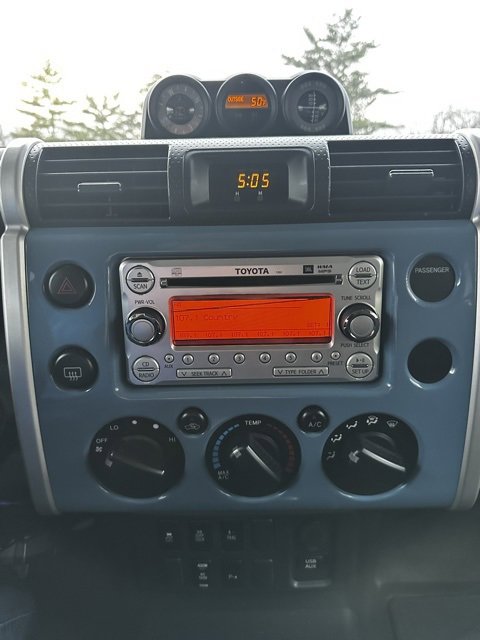 Used 2013 Toyota FJ Cruiser 4WD image 20