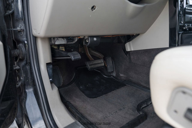 Used 2004 HUMMER H2 w/ Preferred Equipment Group image 25