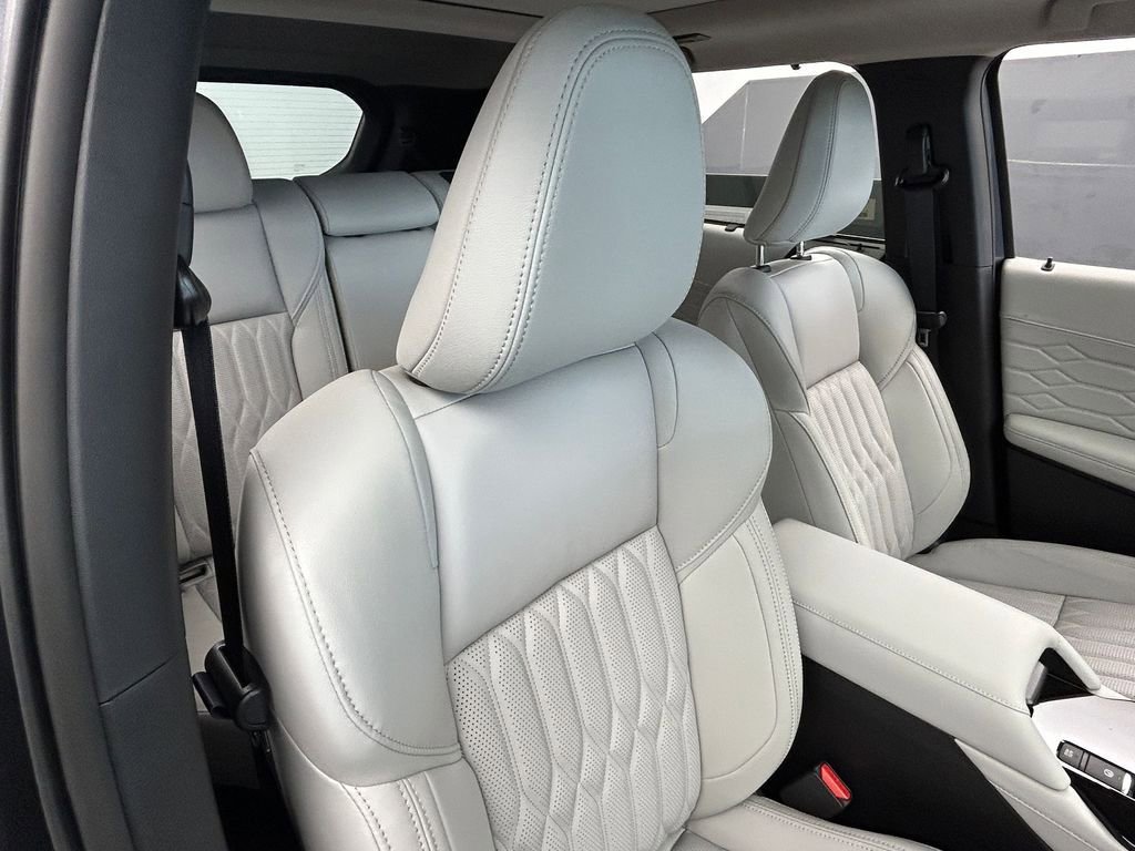 New 2026 Mitsubishi Outlander SEL FWD image 39