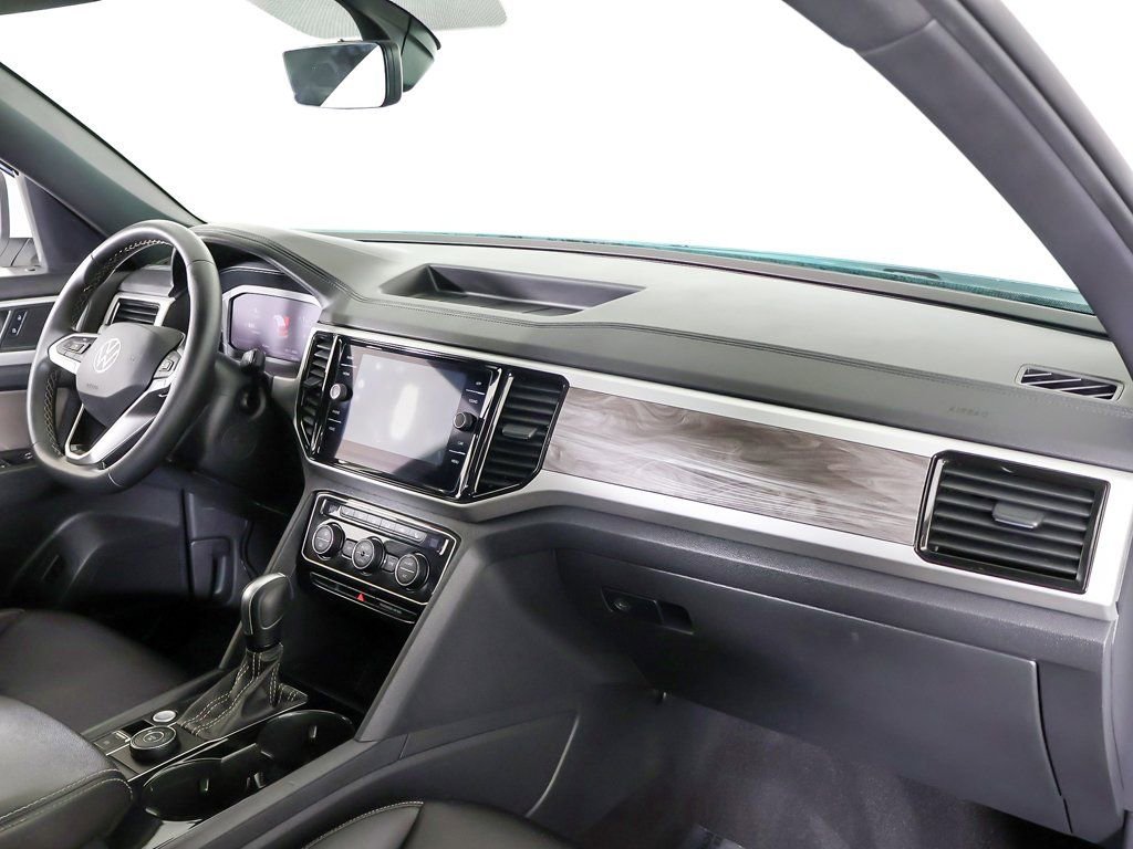 Used 2023 Volkswagen Atlas Cross Sport SE w/ Panoramic Sunroof Package image 28