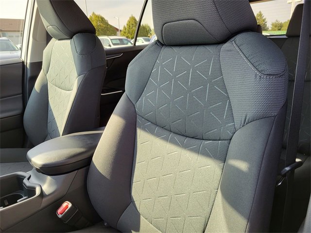 Used 2025 Toyota RAV4 XLE image 21