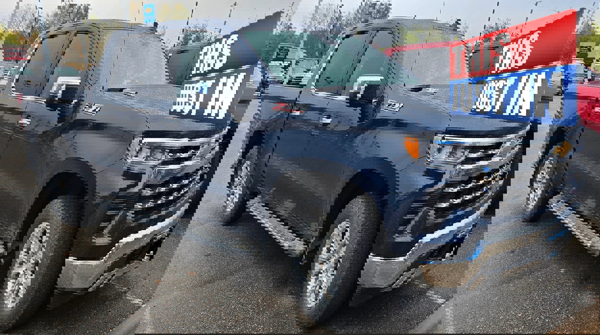 Used 2023 Chevrolet Silverado 1500 LTZ image 2