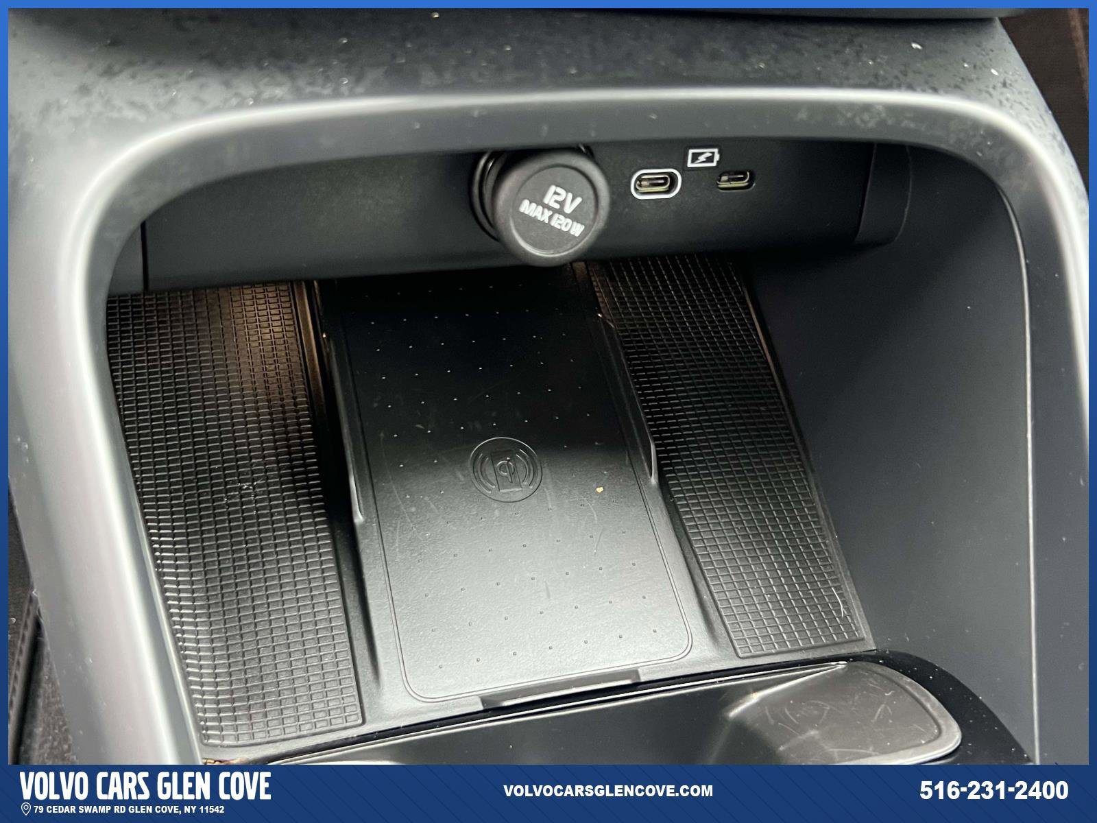 Used 2023 Volvo XC40 B5 Plus w/ Protection Package Premier image 29