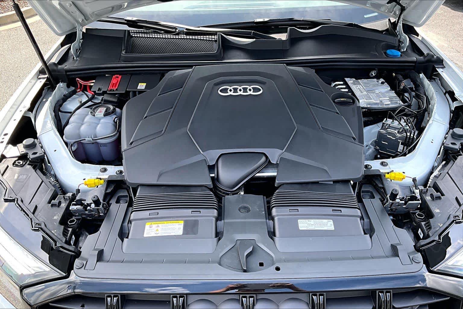 Used 2025 Audi Q7 3.0T Premium Plus AWD/4WD image 32