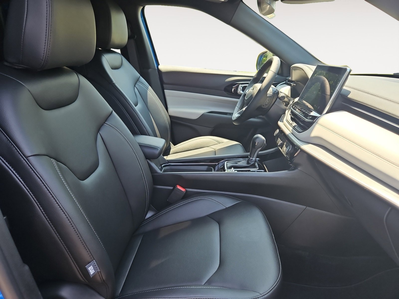 New 2025 Jeep Compass Limited image 15