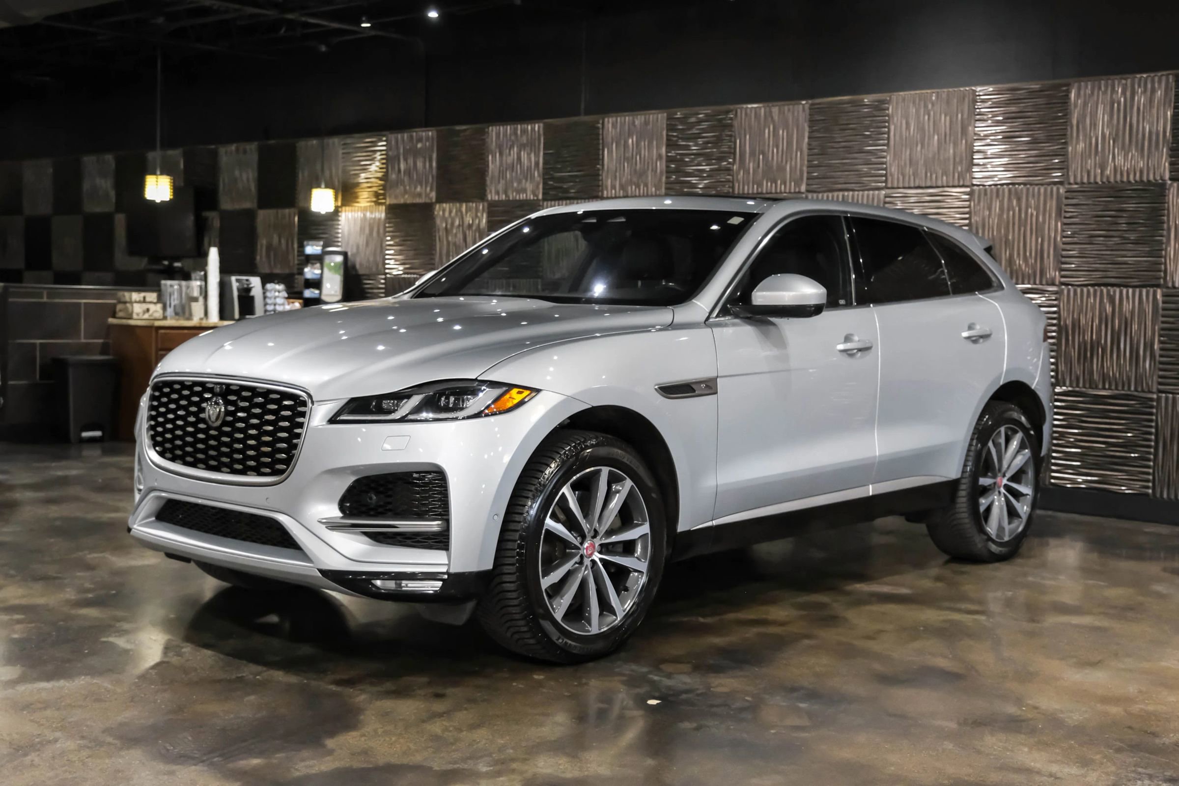 Used 2021 Jaguar F-PACE S image 6
