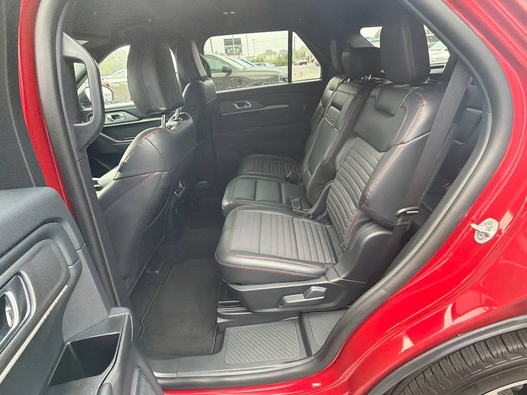 Used 2026 Ford Explorer ST-Line w/ Premium Package RWD image 13