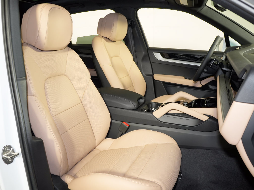 New 2026 Porsche Cayenne AWD/4WD image 38