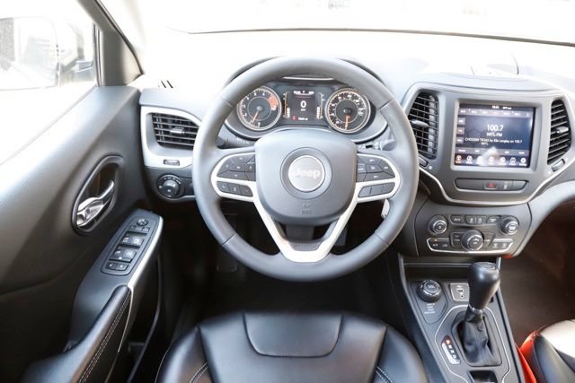 Used 2022 Jeep Cherokee Latitude w/ Sun & Sound Group AWD/4WD image 18