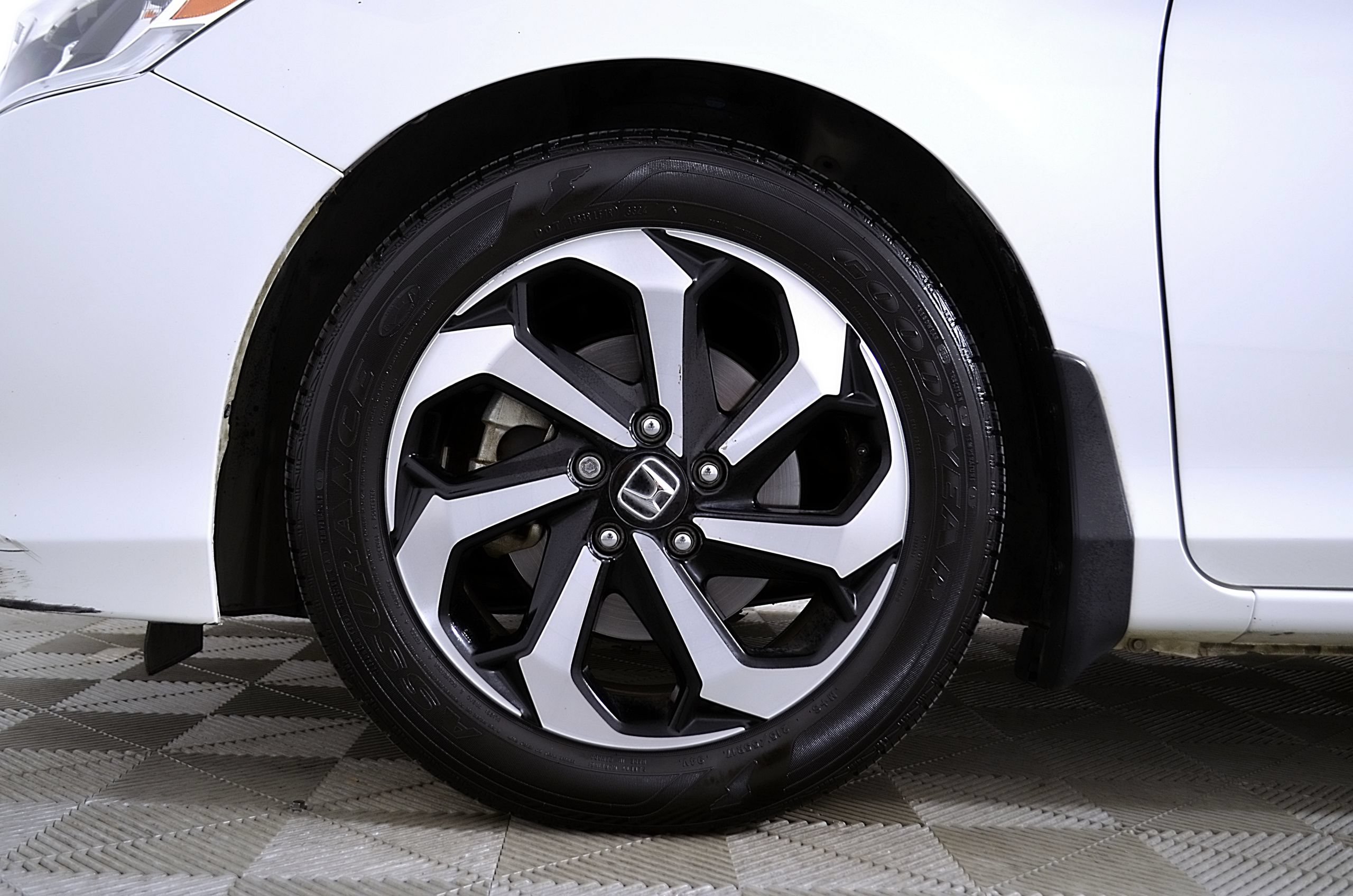 Used 2017 Honda Accord EX-L image 11