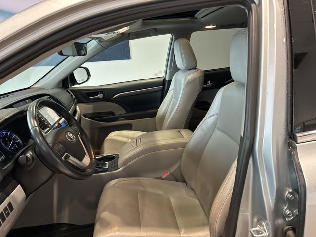 Used 2019 Toyota Highlander Limited AWD/4WD image 16