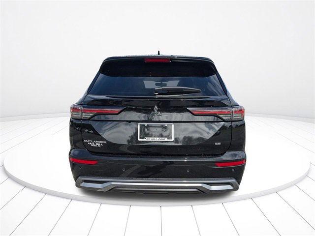 New 2025 Mitsubishi Outlander SE image 4