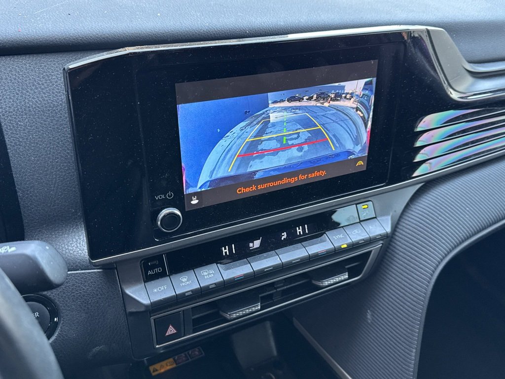 Used 2025 Toyota Camry SE image 12