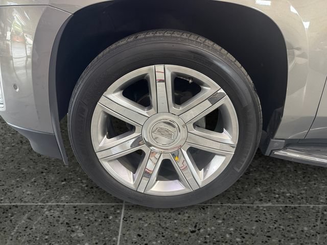 Used 2018 Cadillac Escalade Luxury AWD/4WD image 27