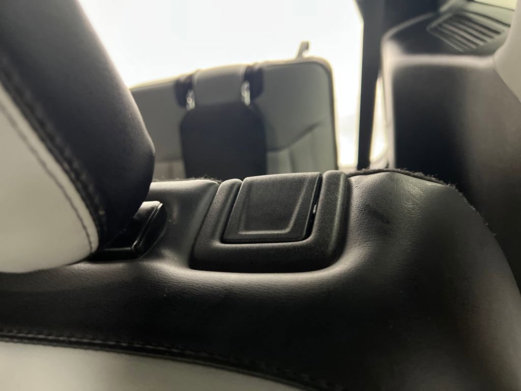 Used 2021 Ford Explorer XLT w/ Equipment Group 202A image 15