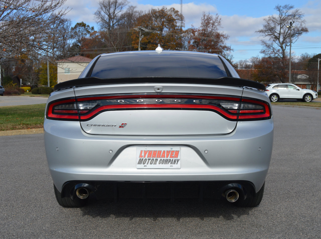Used 2019 Dodge Charger SXT w/ Driver Confidence Group image 15