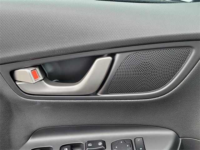 Used 2018 Hyundai Kona Limited image 29