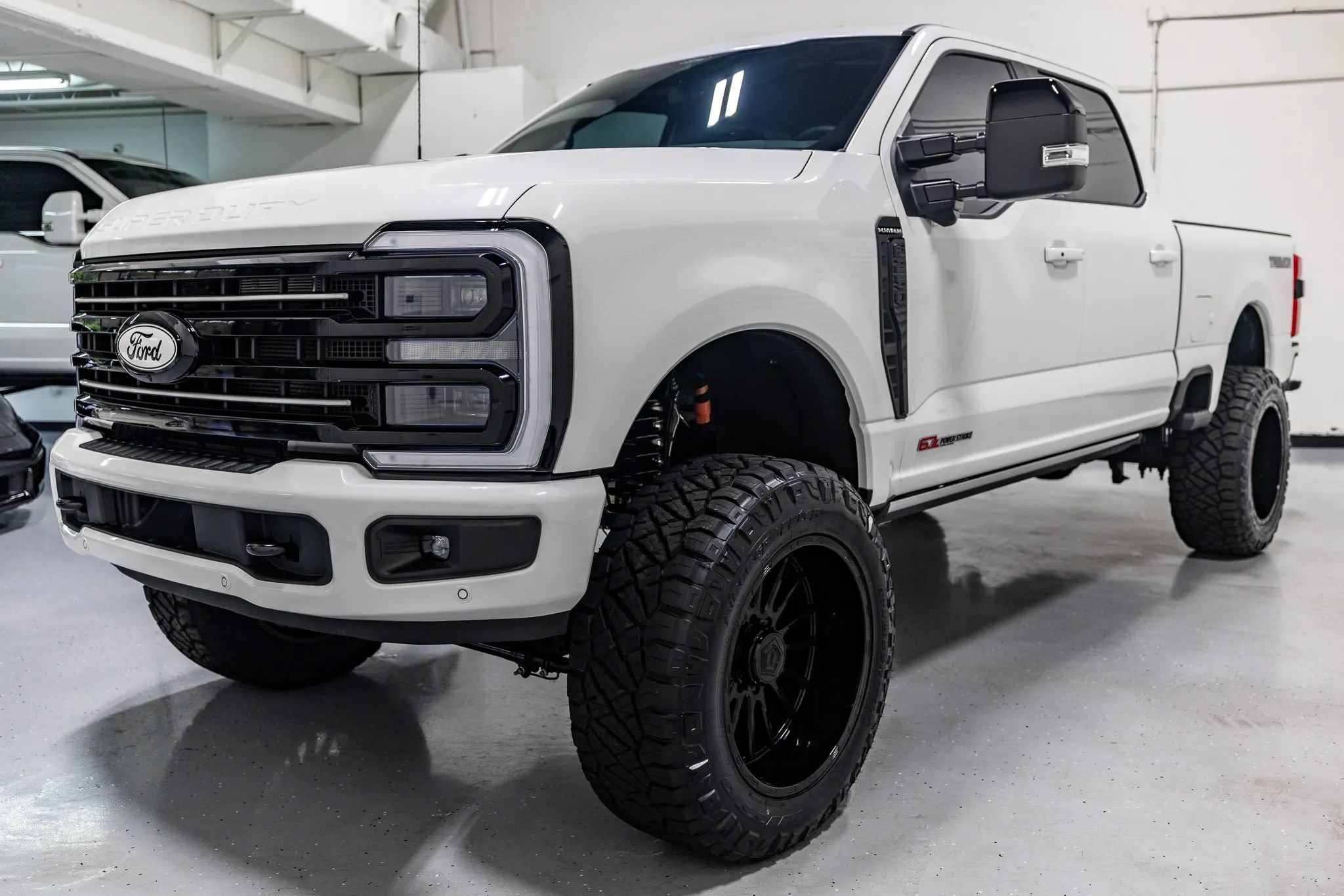 Used 2026 Ford F250 Platinum w/ Tremor Off-Road Package AWD/4WD image 2