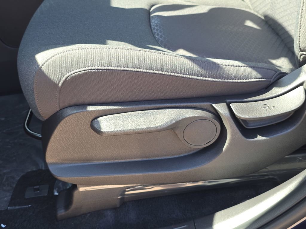 New 2026 Kia Carnival LX image 21