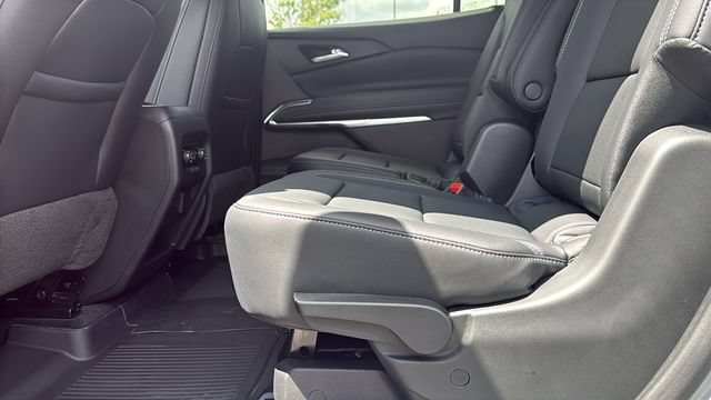 New 2027 Chevrolet Traverse LT w/ Driver Confidence Package FWD image 24