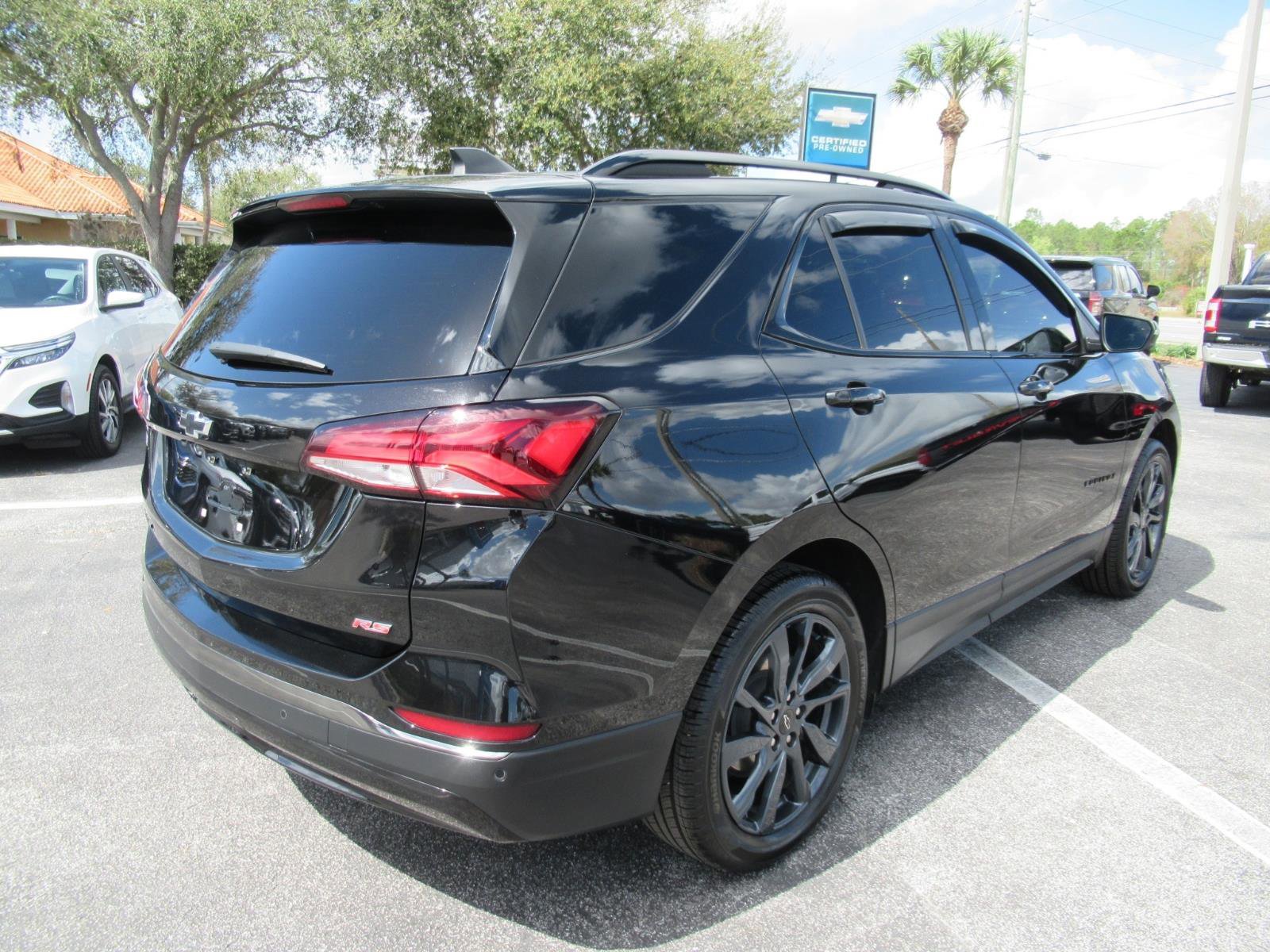 Used 2022 Chevrolet Equinox RS w/ RS Leather Package FWD image 6