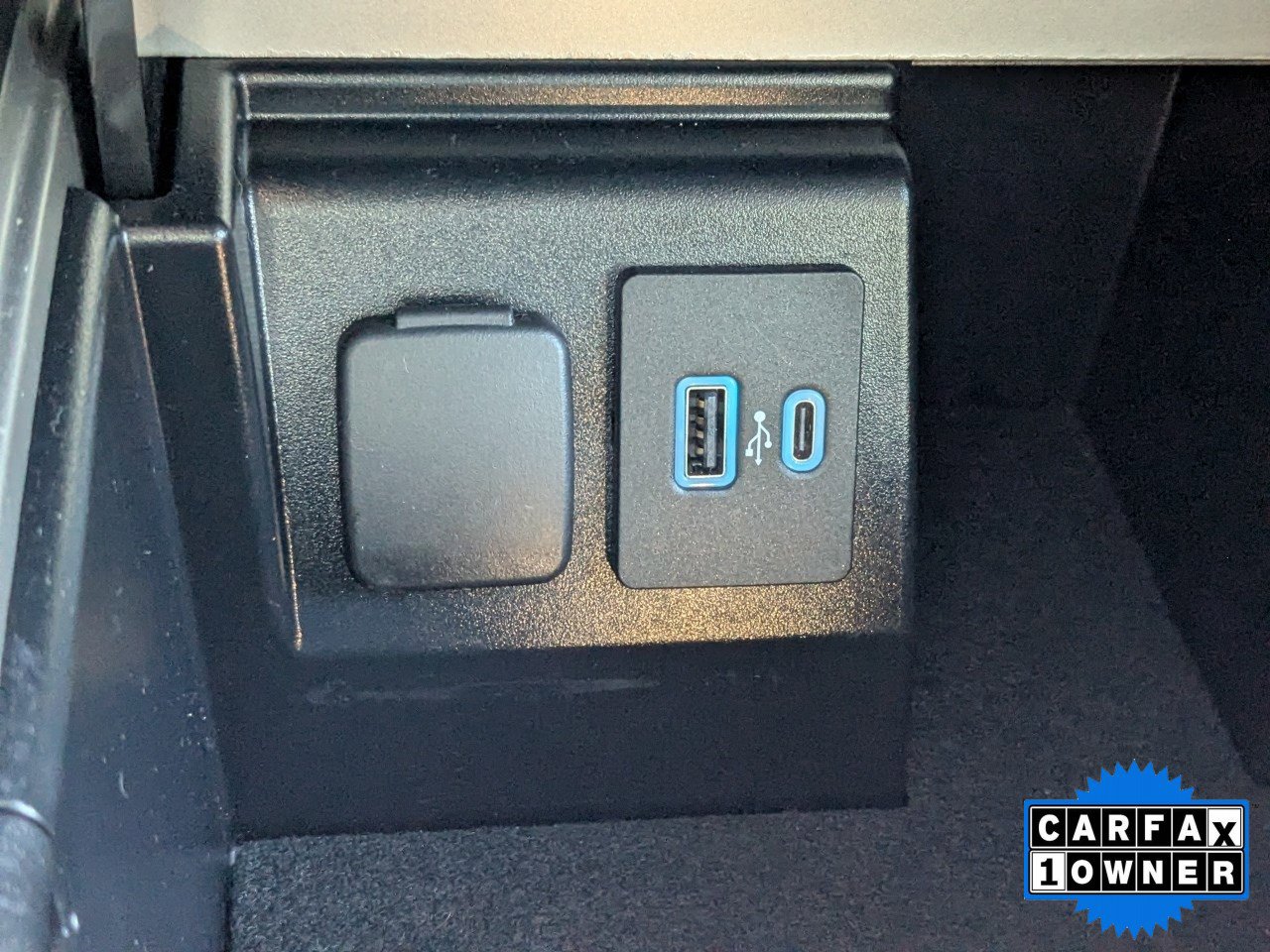 Certified 2022 Ford Explorer XLT w/ Equipment Group 202A image 28