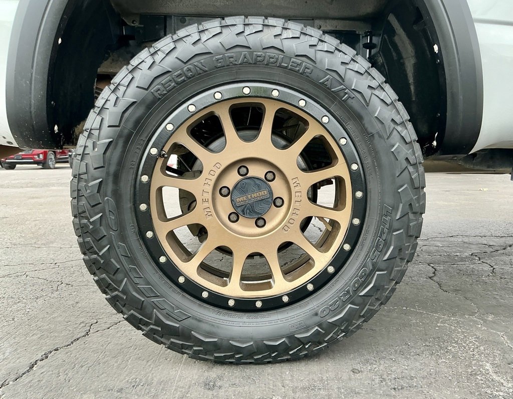 Used 2021 Nissan Titan PRO-4X w/ Pro-4x Convenience Package image 21