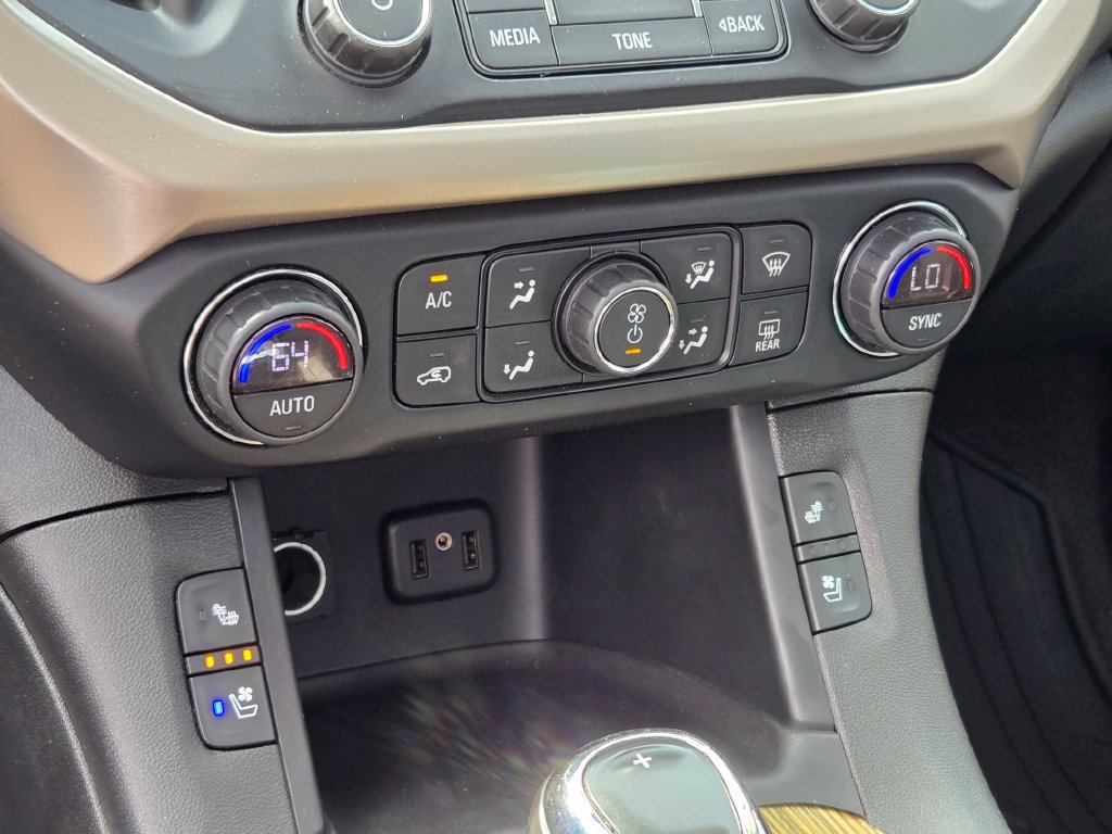 Used 2019 GMC Acadia Denali w/ Technology Package AWD/4WD image 40