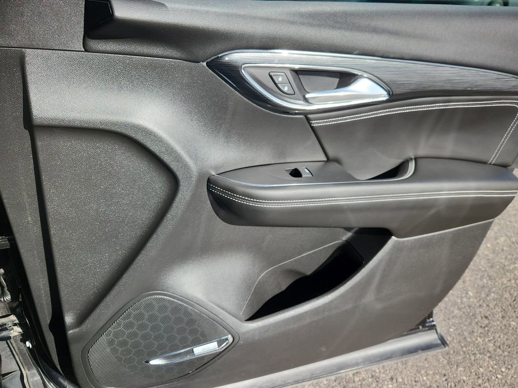 Used 2023 Buick Envision Essence w/ Technology Package I image 15