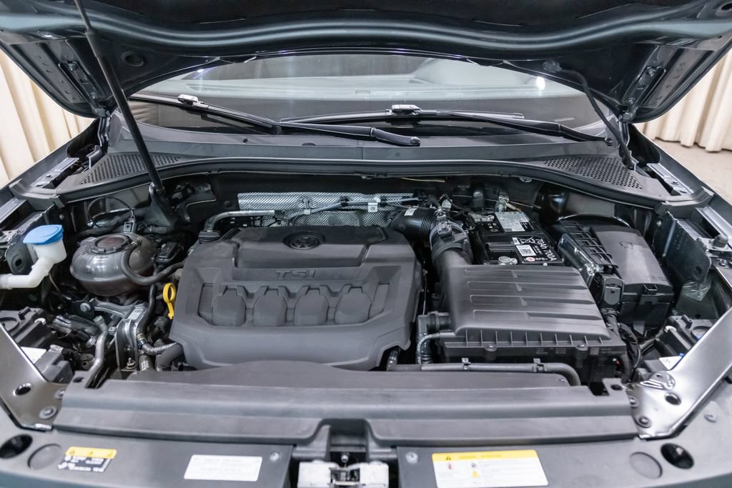 Certified 2024 Volkswagen Tiguan SE R-Line AWD/4WD image 23