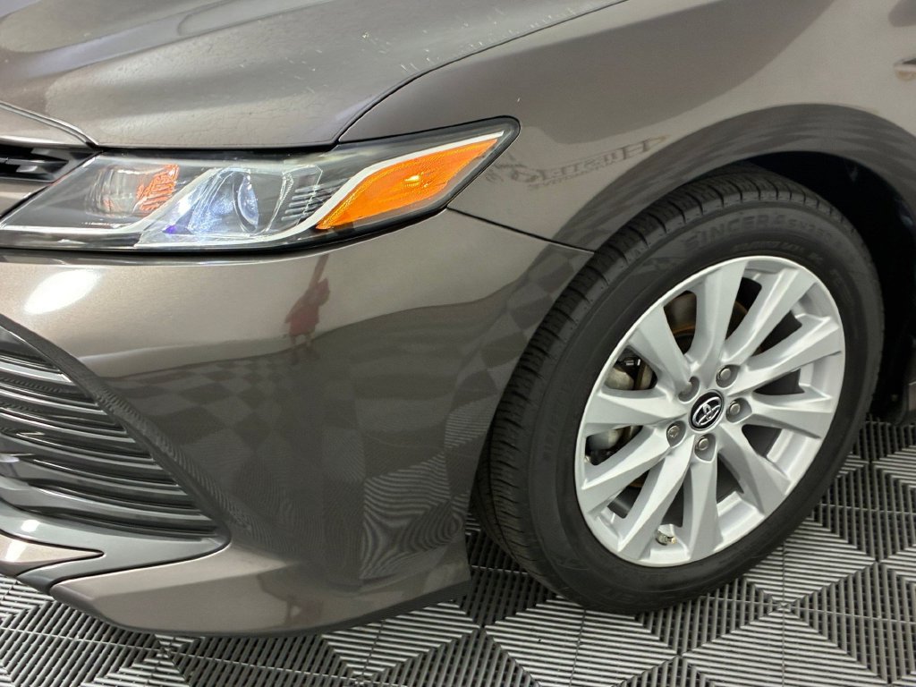 Used 2018 Toyota Camry LE FWD image 10