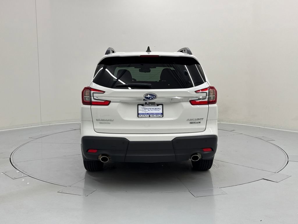 Used 2025 Subaru Ascent Touring AWD/4WD image 4