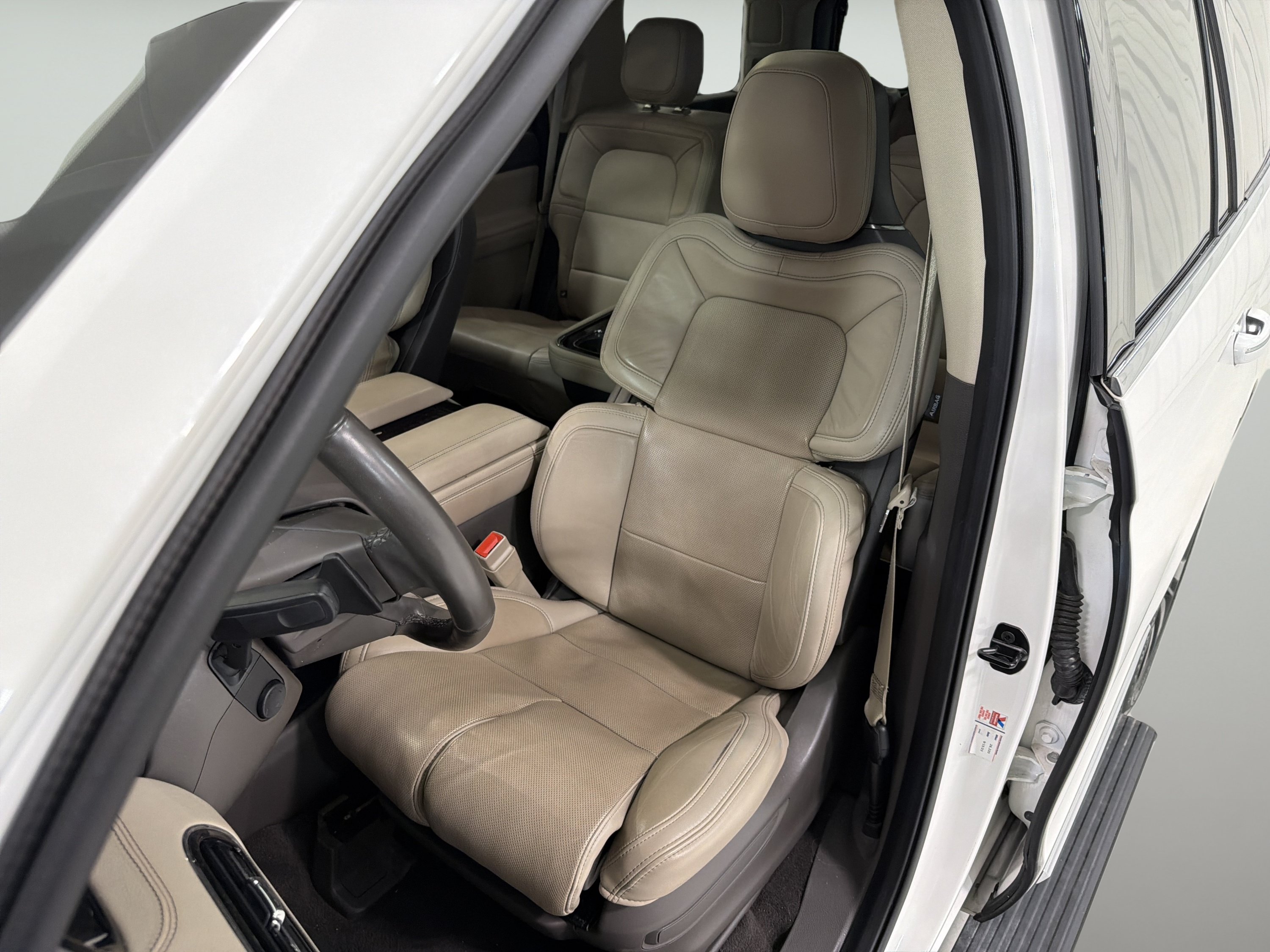 Used 2022 Lincoln Navigator Reserve AWD/4WD image 10