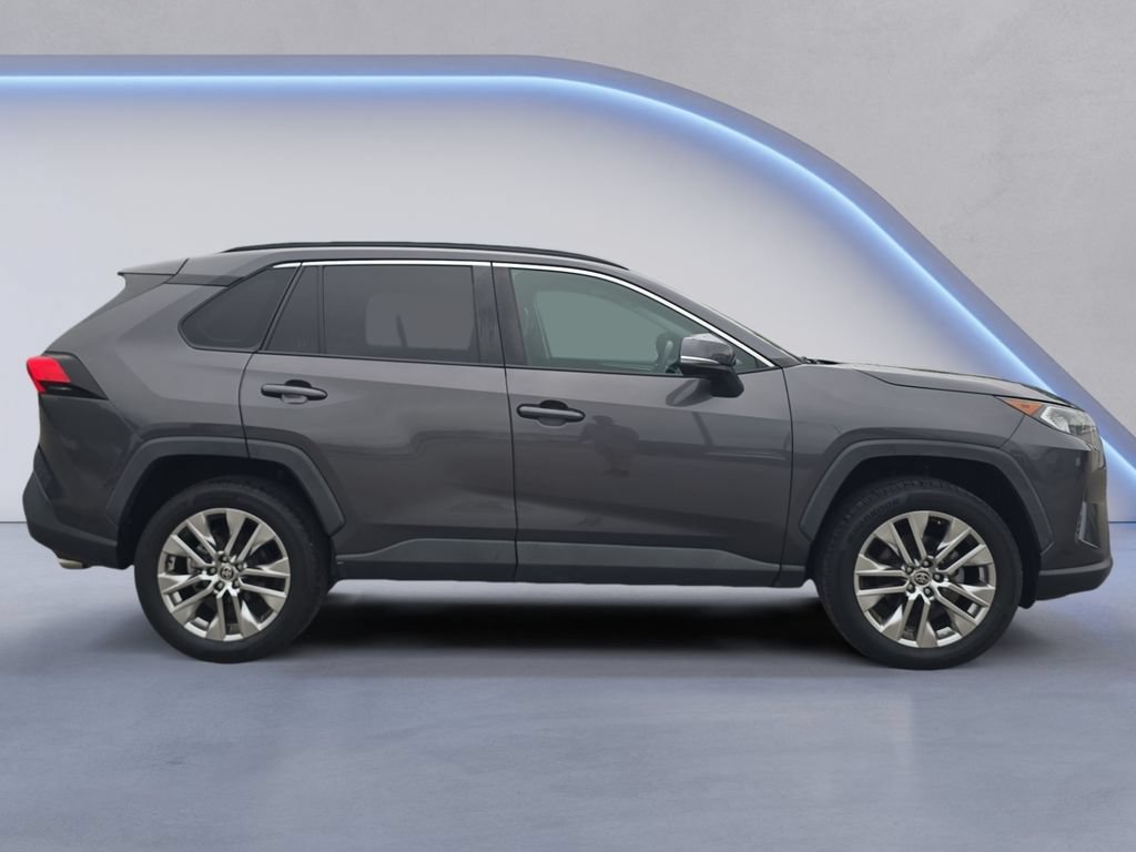 Used 2021 Toyota RAV4 XLE Premium AWD/4WD image 7