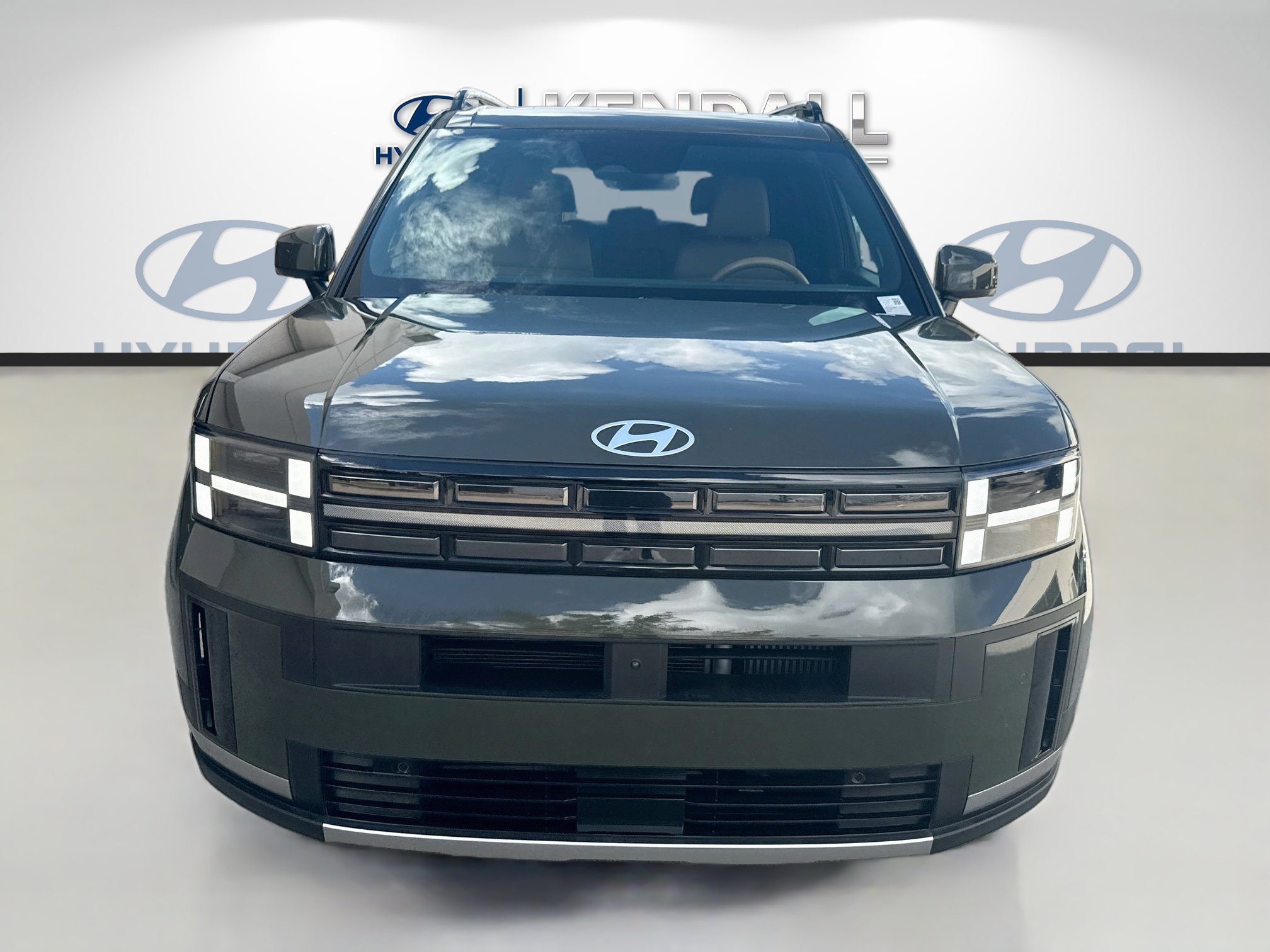 Used 2024 Hyundai Santa Fe Limited FWD image 2