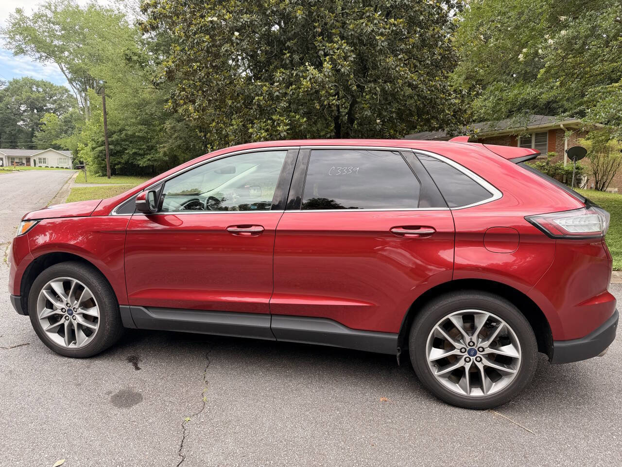Used 2017 Ford Edge Titanium w/ Equipment Group 301A FWD image 5