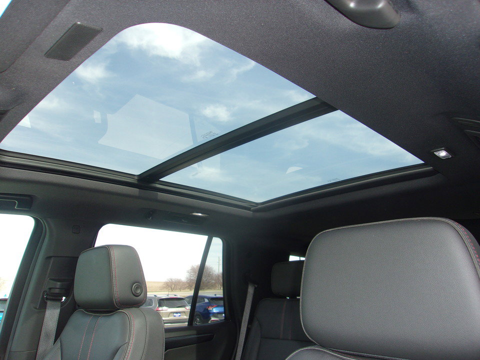 Used 2025 Chevrolet Tahoe RST w/ RST Capability Package image 22