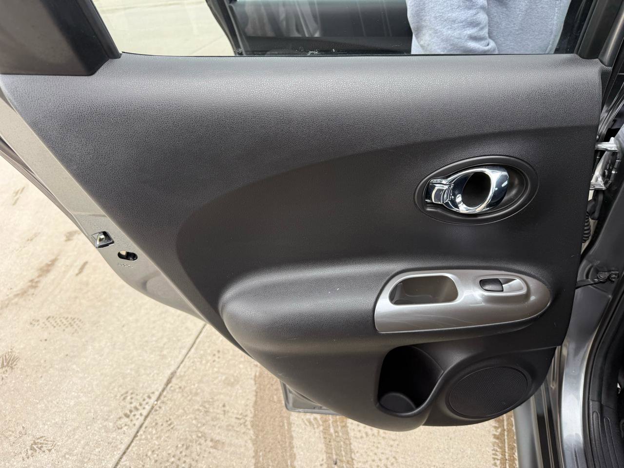 Used 2012 Nissan Juke SV image 19