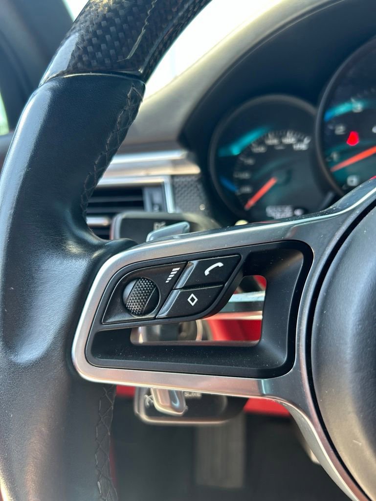 Used 2017 Porsche Macan GTS AWD/4WD image 32